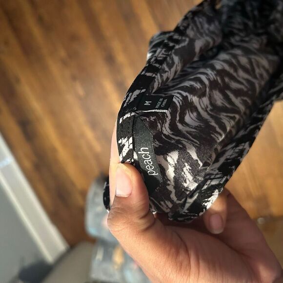 New Peach Romper - Picture 4 of 5